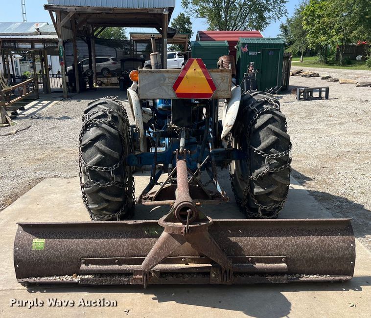 image for item EK8879 1972 Ford 3000 tractor