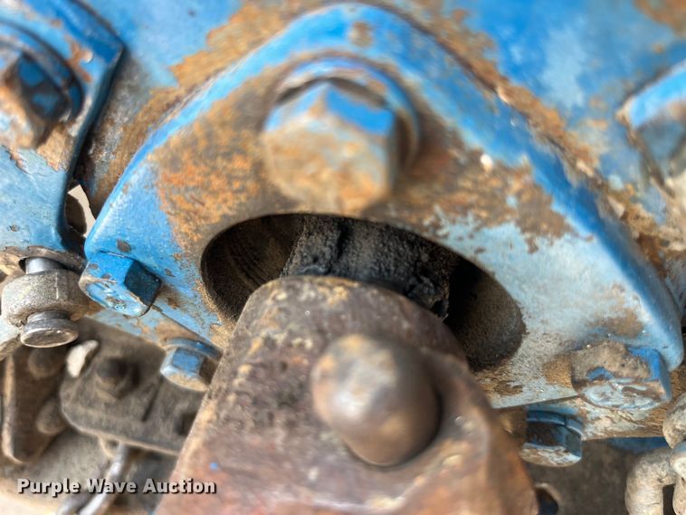 image for item EK8879 1972 Ford 3000 tractor