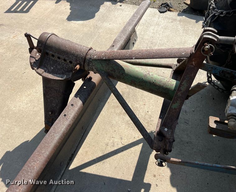 image for item EK8879 1972 Ford 3000 tractor