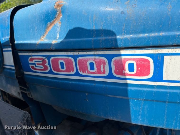 image for item EK8879 1972 Ford 3000 tractor