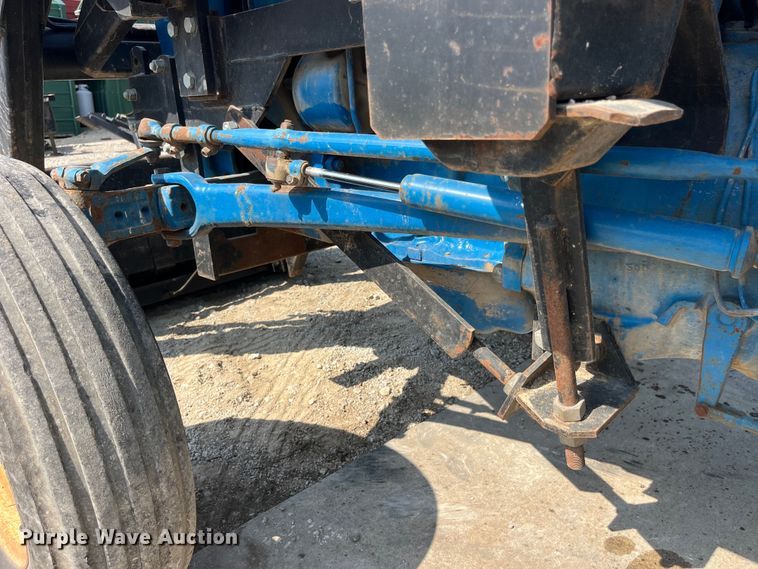 image for item EK8879 1972 Ford 3000 tractor