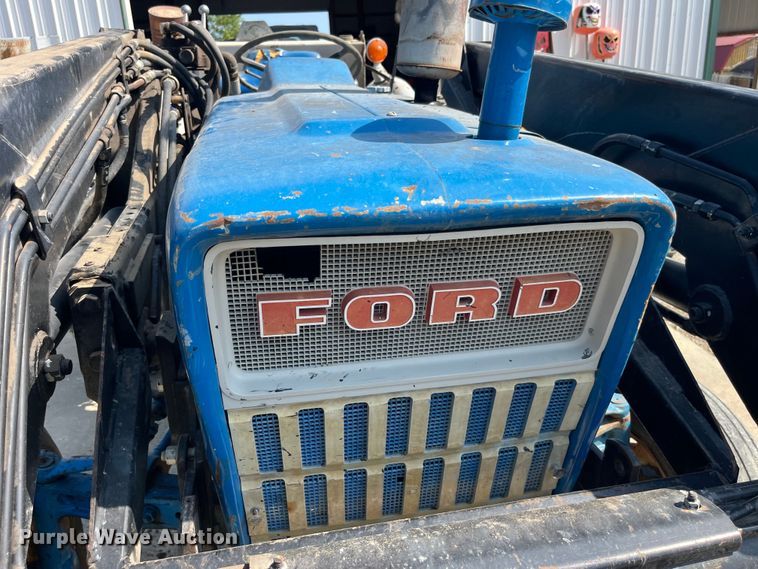 image for item EK8879 1972 Ford 3000 tractor