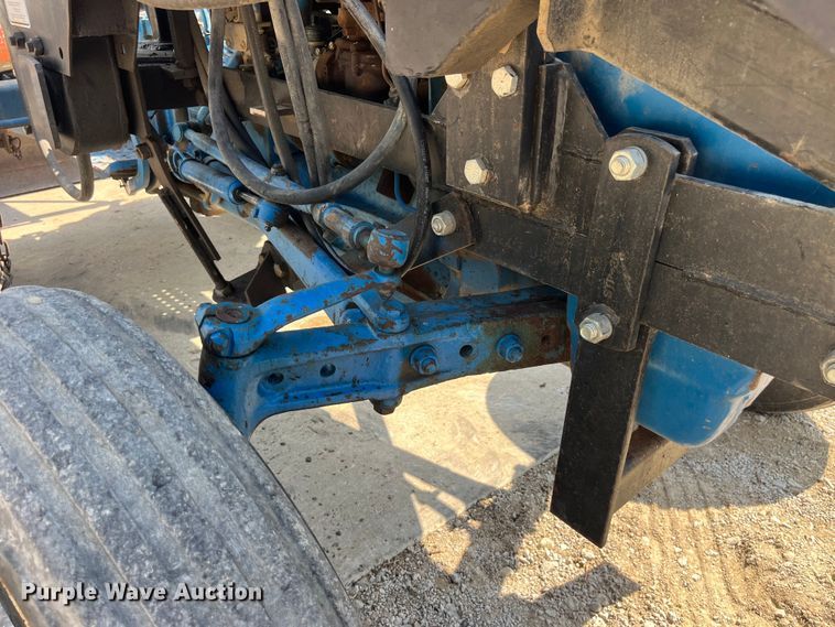 image for item EK8879 1972 Ford 3000 tractor