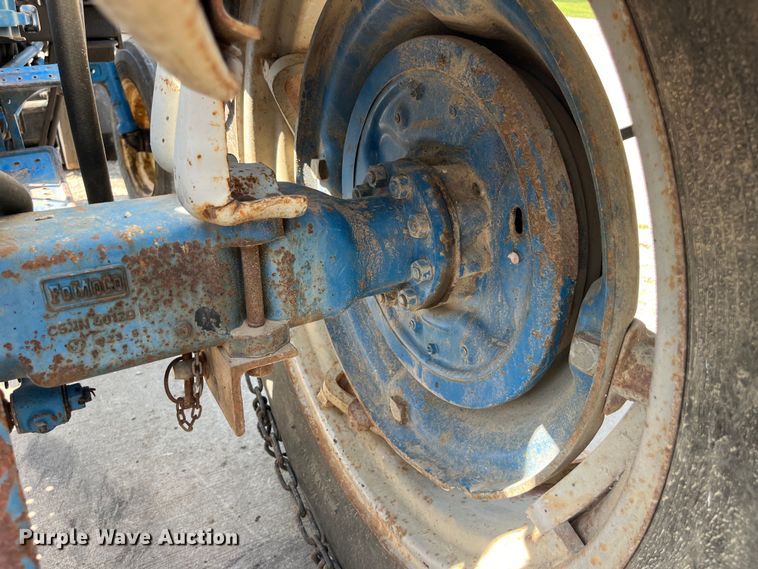 image for item EK8879 1972 Ford 3000 tractor