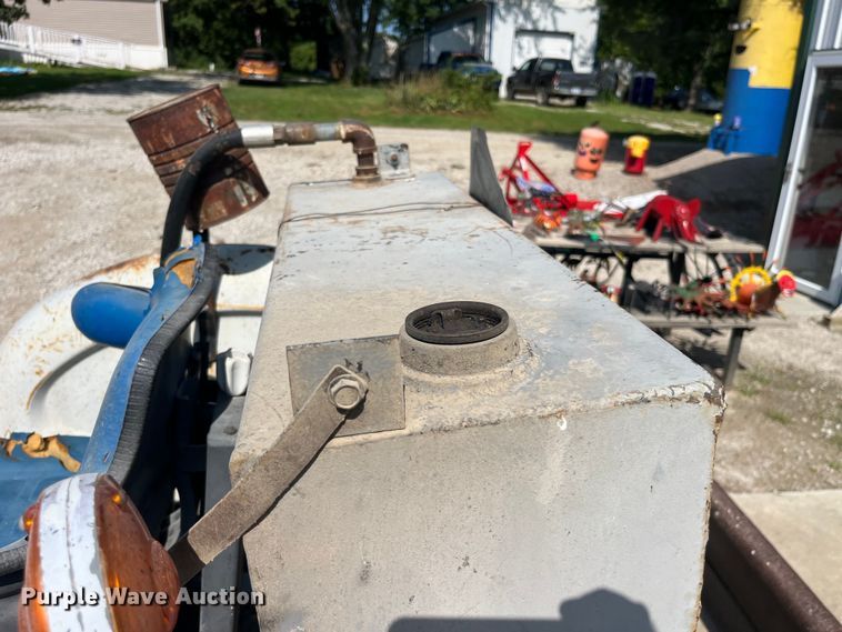 image for item EK8879 1972 Ford 3000 tractor