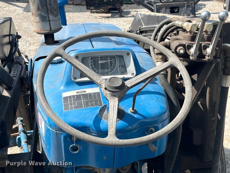 image for item EK8879 1972 Ford 3000 tractor