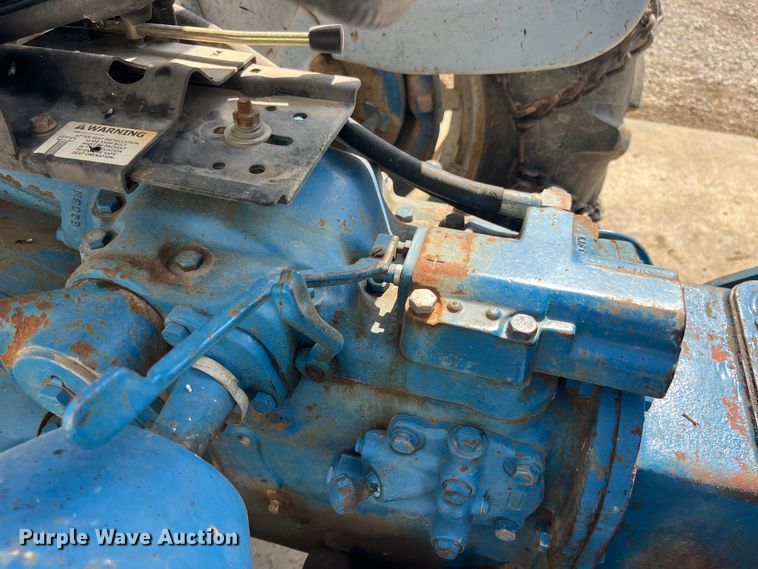 image for item EK8879 1972 Ford 3000 tractor