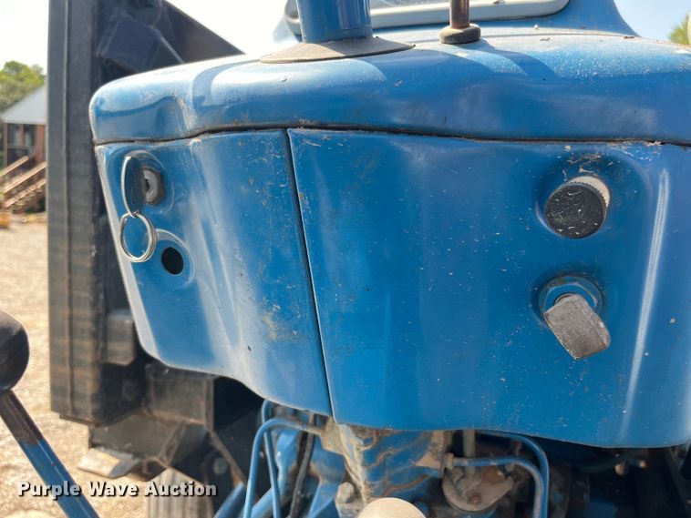 image for item EK8879 1972 Ford 3000 tractor