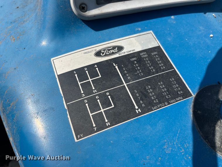 image for item EK8879 1972 Ford 3000 tractor