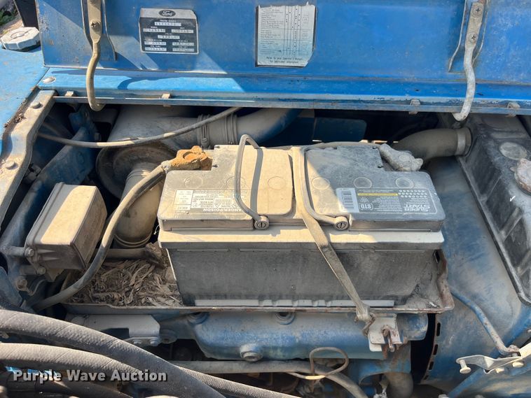 image for item EK8879 1972 Ford 3000 tractor