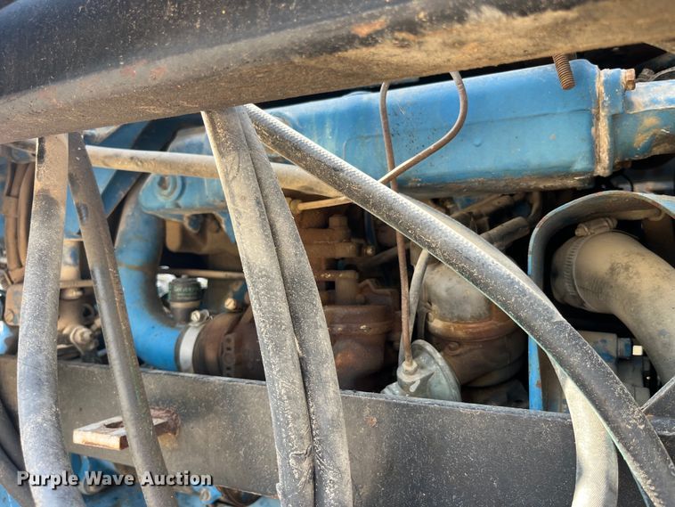 image for item EK8879 1972 Ford 3000 tractor