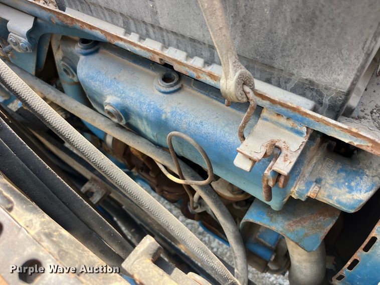 image for item EK8879 1972 Ford 3000 tractor