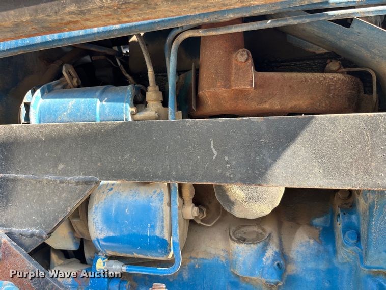 image for item EK8879 1972 Ford 3000 tractor