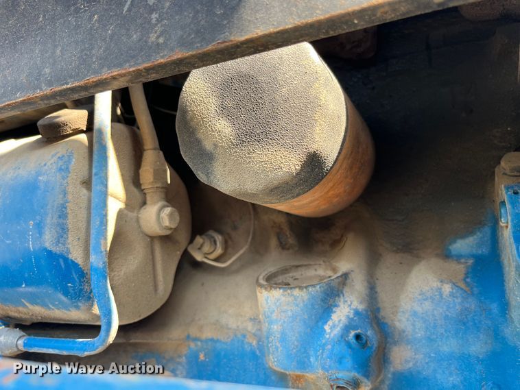 image for item EK8879 1972 Ford 3000 tractor