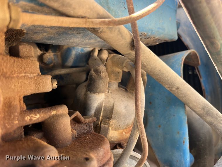 image for item EK8879 1972 Ford 3000 tractor