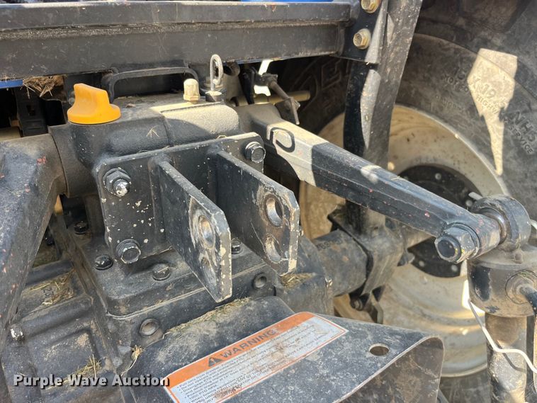 image for item EK8880 New Holland TC33D HST tractor