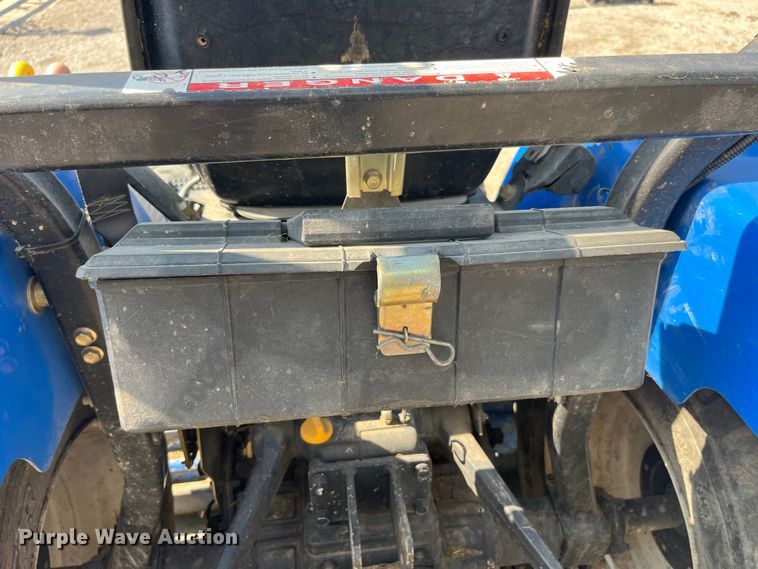 image for item EK8880 New Holland TC33D HST tractor