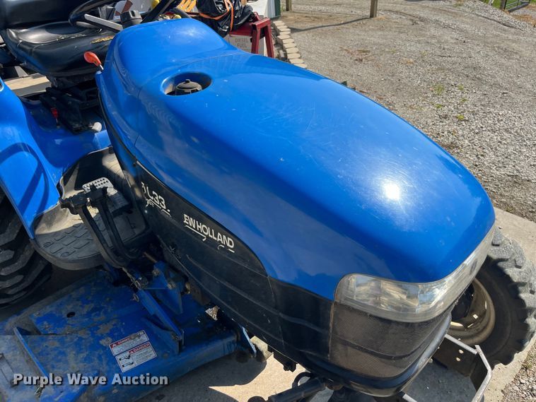 image for item EK8880 New Holland TC33D HST tractor