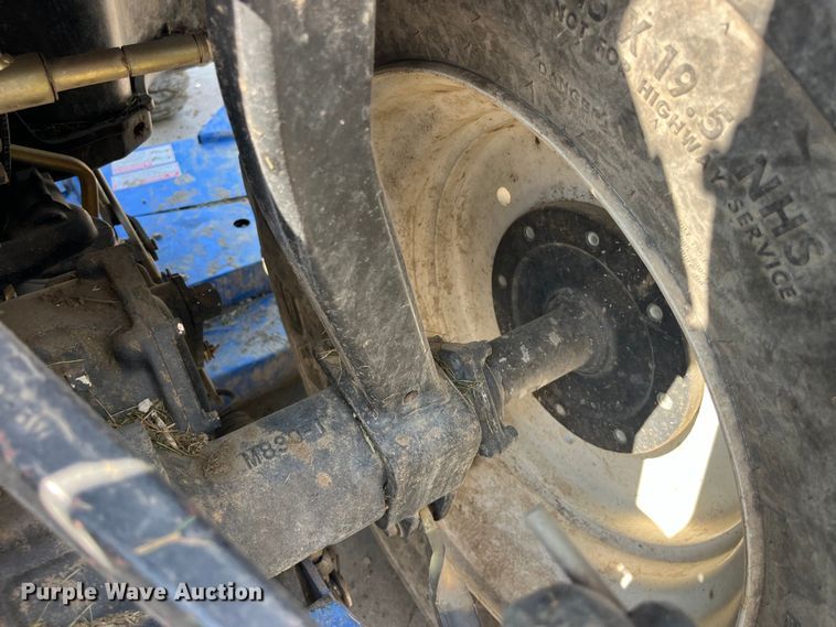 image for item EK8880 New Holland TC33D HST tractor