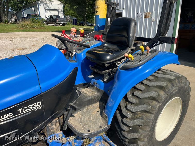 image for item EK8880 New Holland TC33D HST tractor