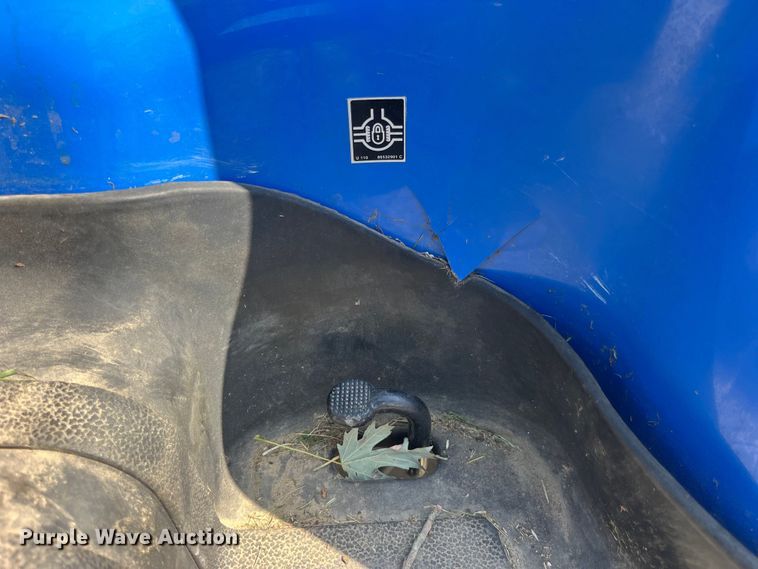 image for item EK8880 New Holland TC33D HST tractor