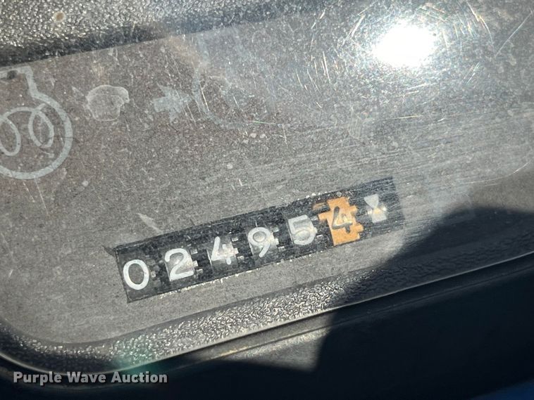 image for item EK8880 New Holland TC33D HST tractor