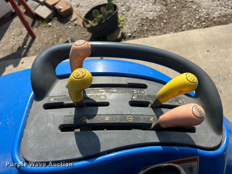 image for item EK8880 New Holland TC33D HST tractor