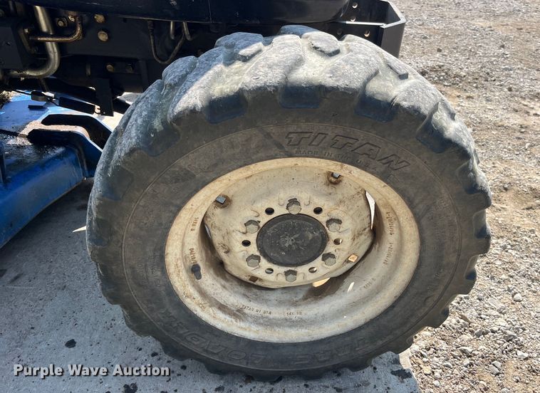 image for item EK8880 New Holland TC33D HST tractor