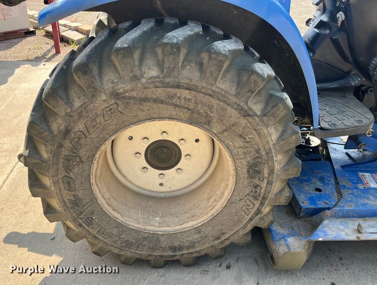 image for item EK8880 New Holland TC33D HST tractor