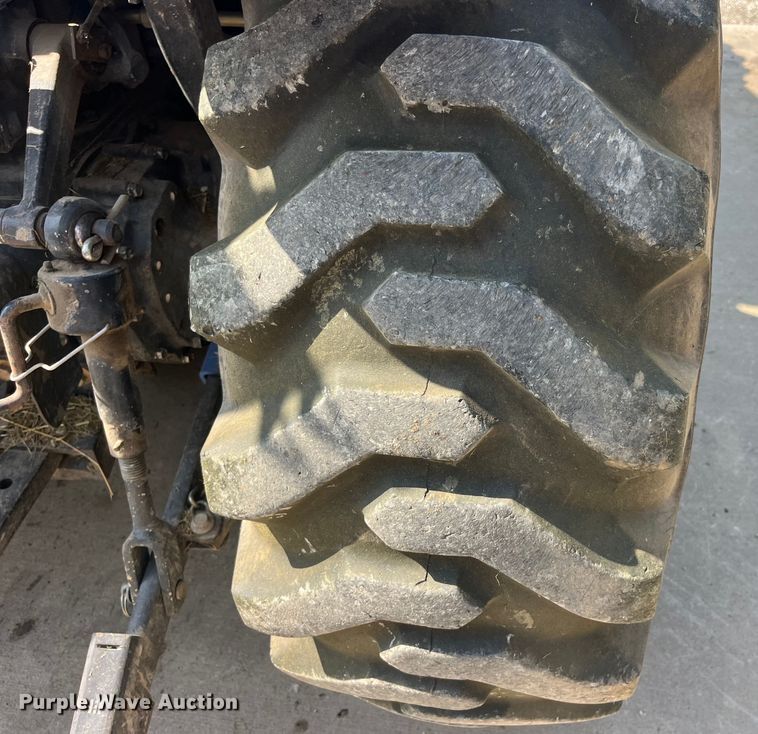 image for item EK8880 New Holland TC33D HST tractor