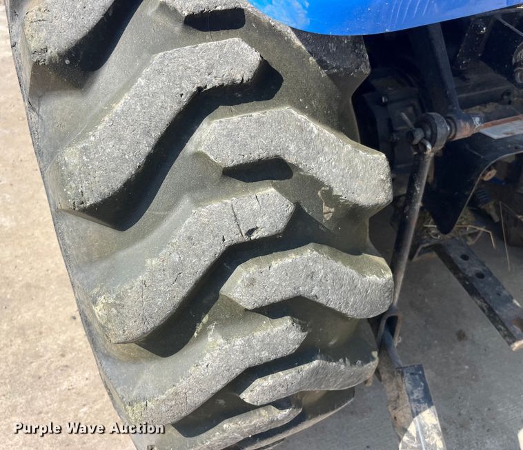image for item EK8880 New Holland TC33D HST tractor