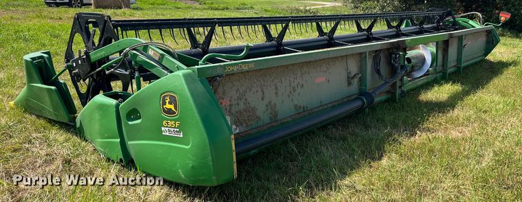 image for item EK8892 2011 John Deere 635F HydraFlex flex head