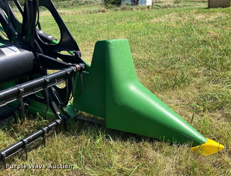 image for item EK8892 2011 John Deere 635F HydraFlex flex head