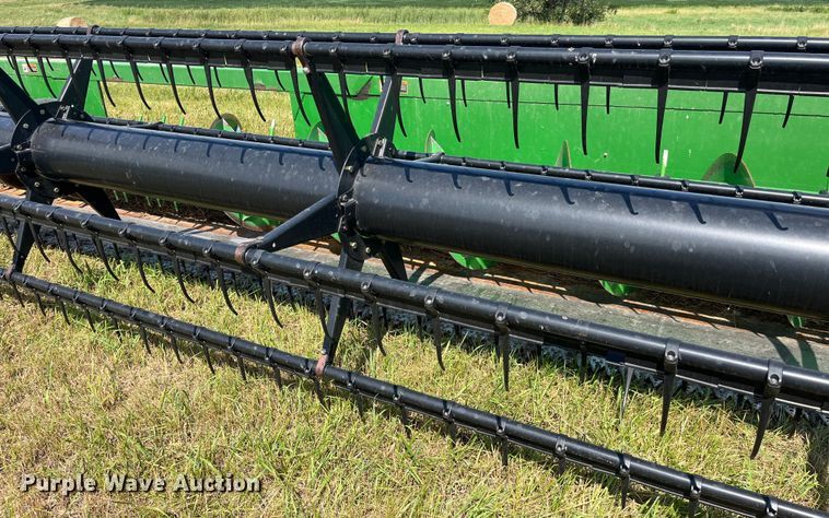 image for item EK8892 2011 John Deere 635F HydraFlex flex head