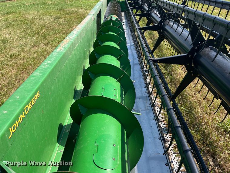 image for item EK8892 2011 John Deere 635F HydraFlex flex head