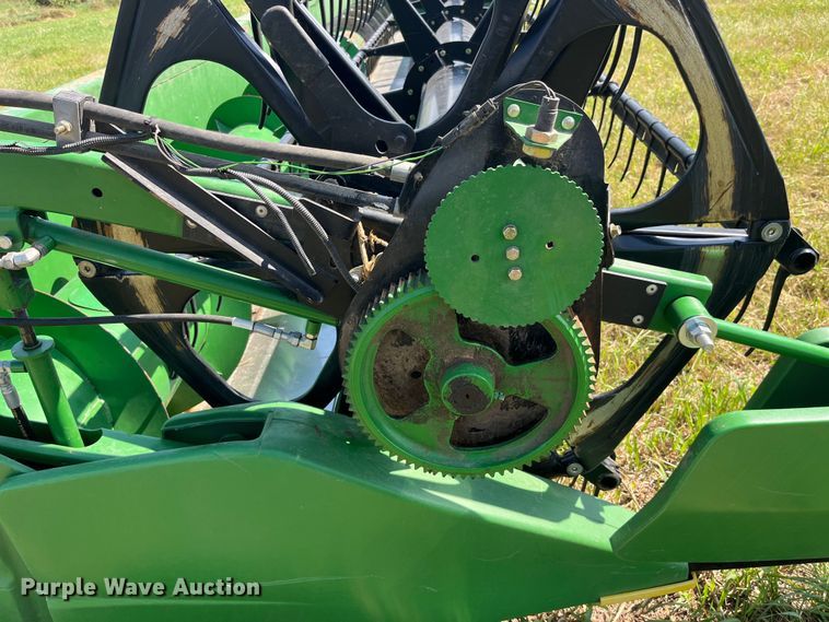 image for item EK8892 2011 John Deere 635F HydraFlex flex head