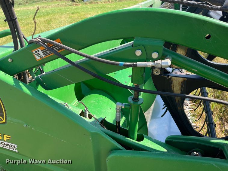 image for item EK8892 2011 John Deere 635F HydraFlex flex head