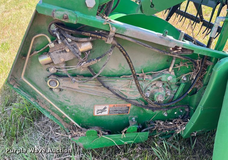 image for item EK8892 2011 John Deere 635F HydraFlex flex head