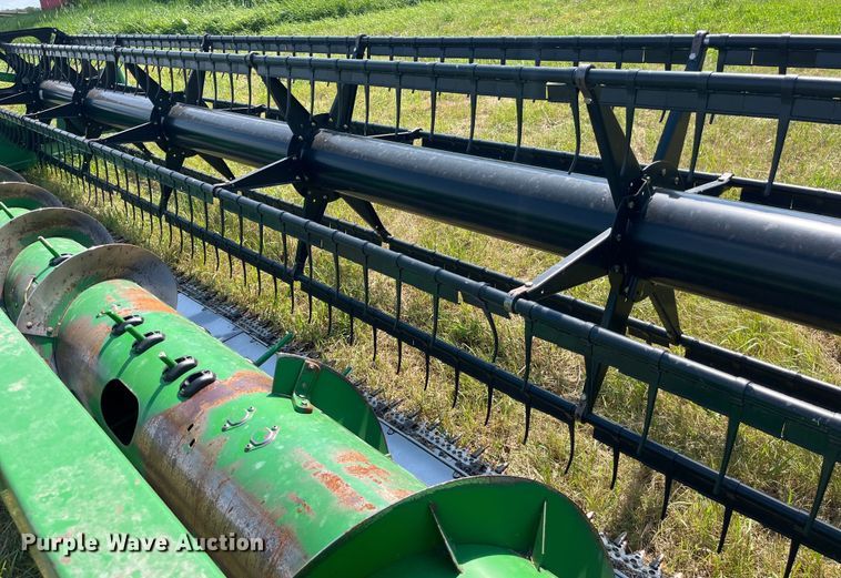 image for item EK8892 2011 John Deere 635F HydraFlex flex head