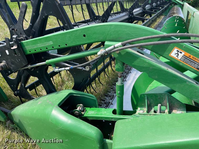 image for item EK8892 2011 John Deere 635F HydraFlex flex head