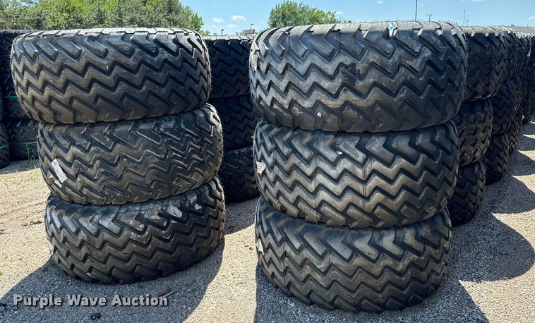 image for item MU9879 Approximately 66 Alliance 381 Flotmaster 620/55R26.5 tires
