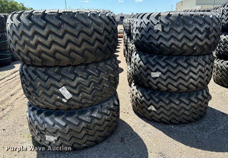 image for item MU9879 Approximately 66 Alliance 381 Flotmaster 620/55R26.5 tires
