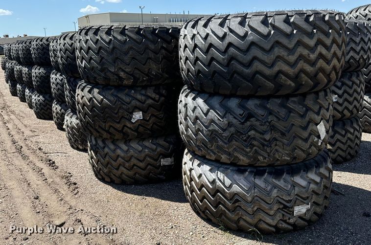 image for item MU9879 Approximately 66 Alliance 381 Flotmaster 620/55R26.5 tires