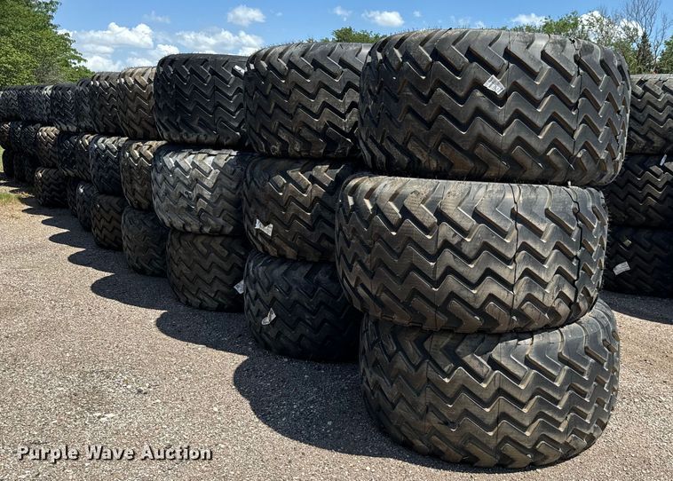 image for item MU9880 Approximately 109 Alliance 710/50R26.5 tires