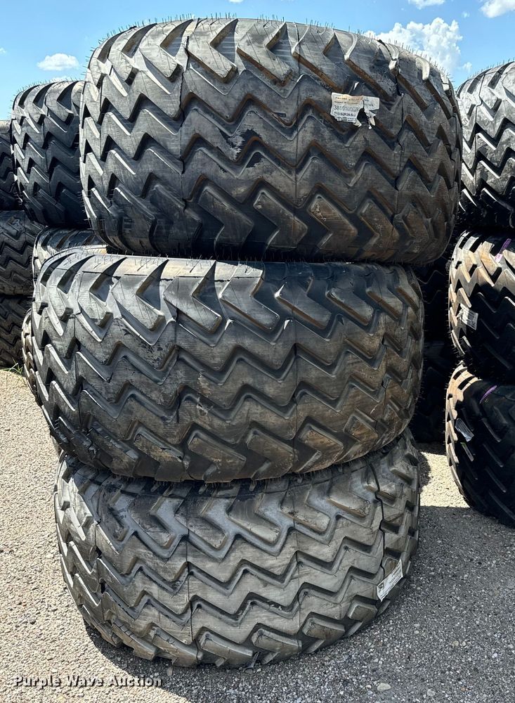 image for item MU9880 Approximately 109 Alliance 710/50R26.5 tires