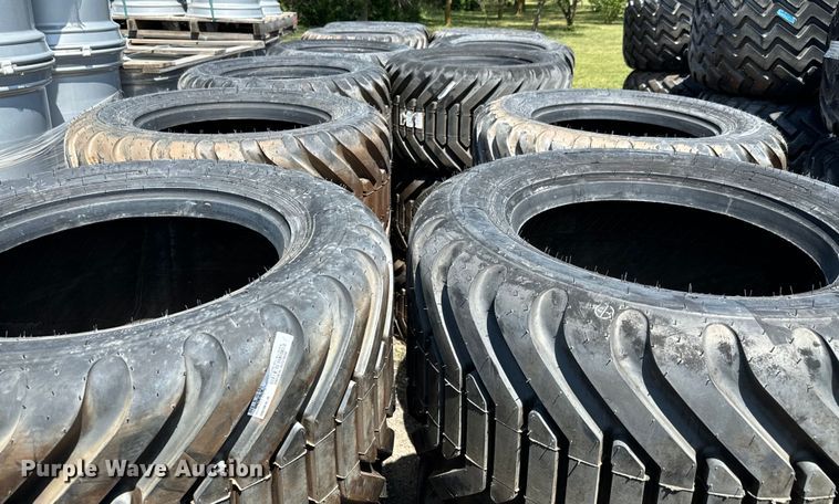image for item MU9881 (57) Alliance Floatation 328 500/45-22.5 tires