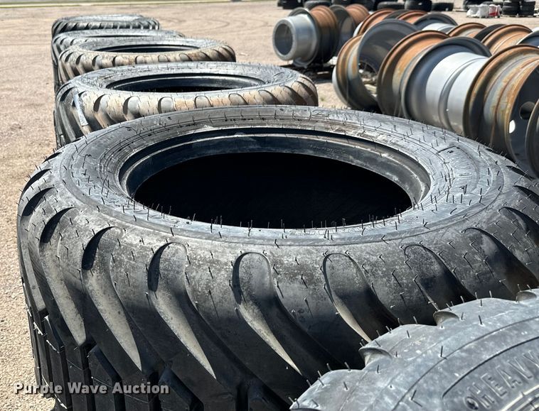 image for item MU9881 (57) Alliance Floatation 328 500/45-22.5 tires