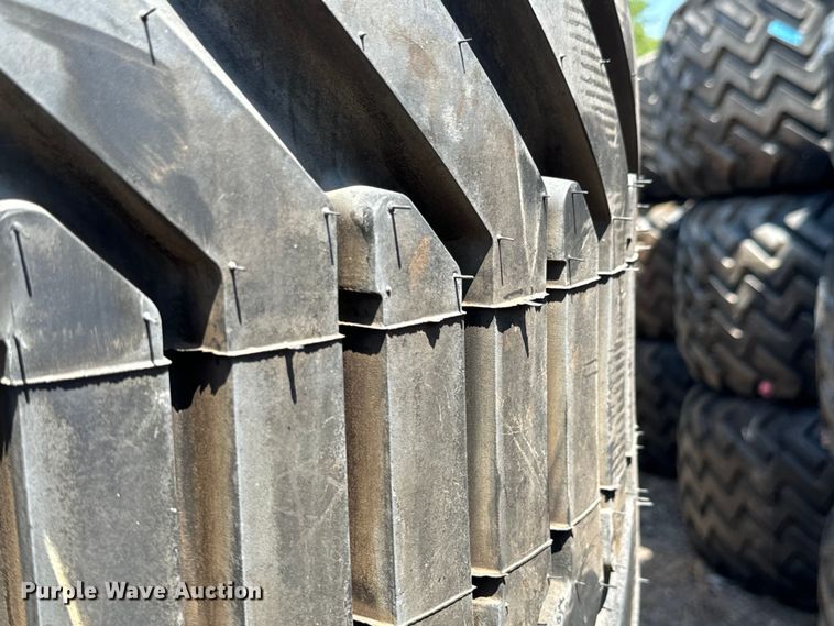 image for item MU9881 (57) Alliance Floatation 328 500/45-22.5 tires