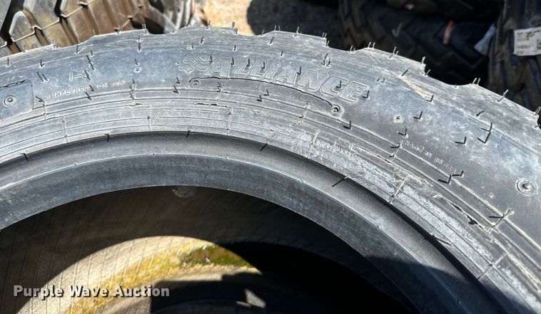 image for item MU9881 (57) Alliance Floatation 328 500/45-22.5 tires