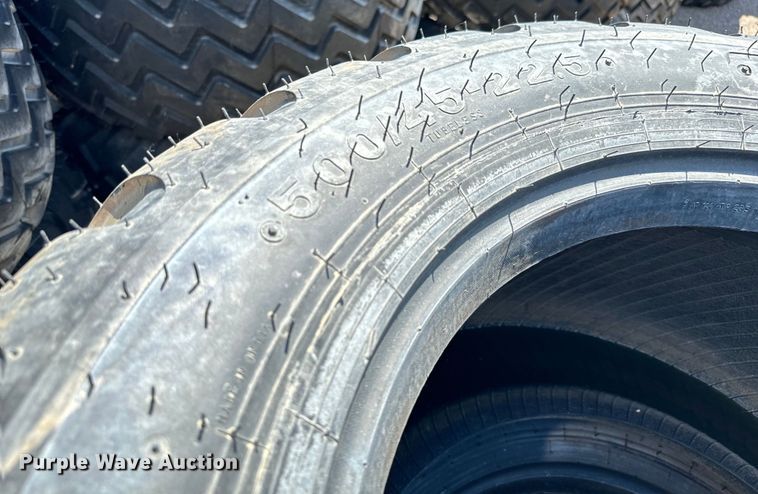 image for item MU9881 (57) Alliance Floatation 328 500/45-22.5 tires